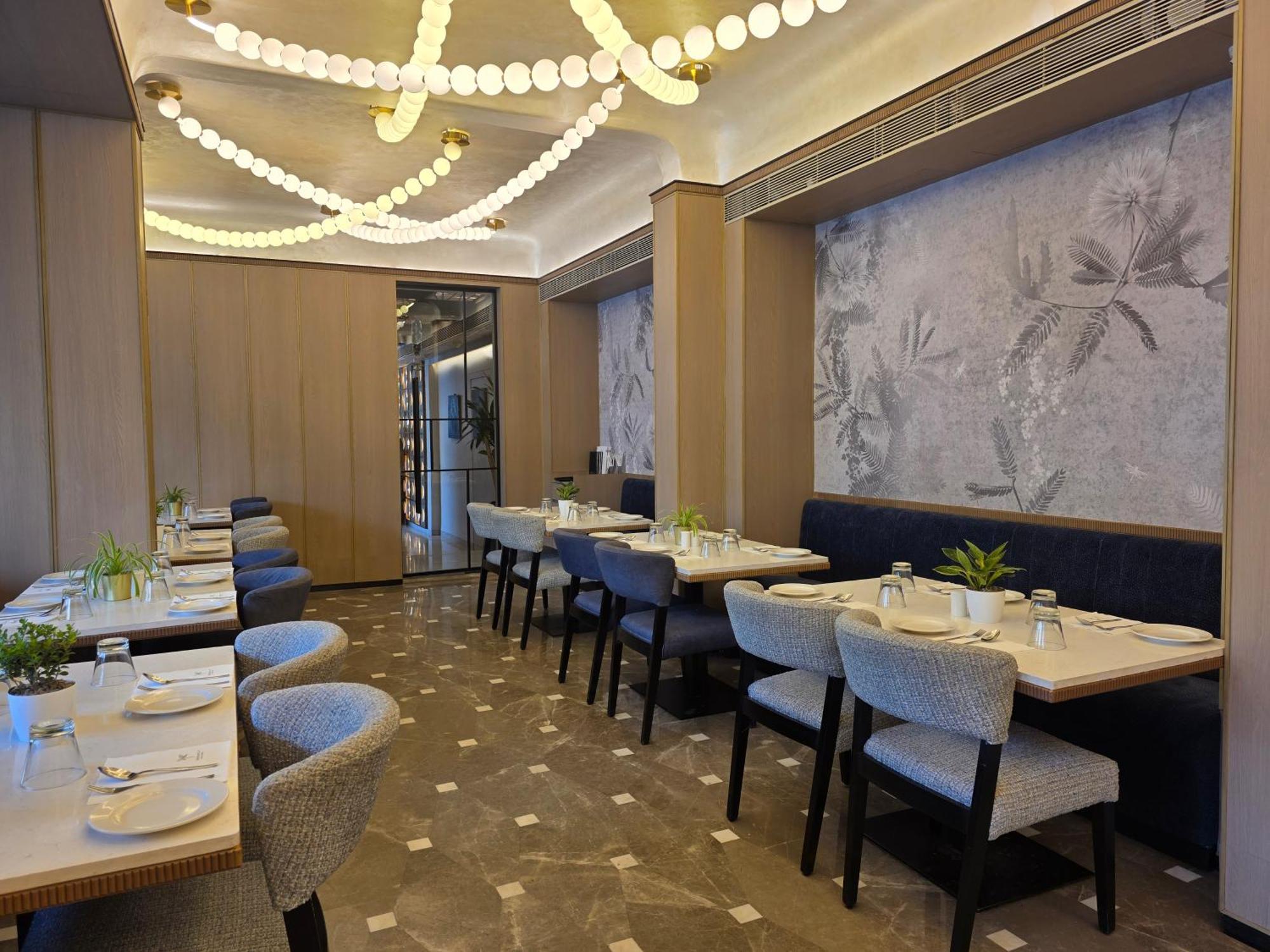 Dragonfly Hotel - The Art Hotel — Photos 1